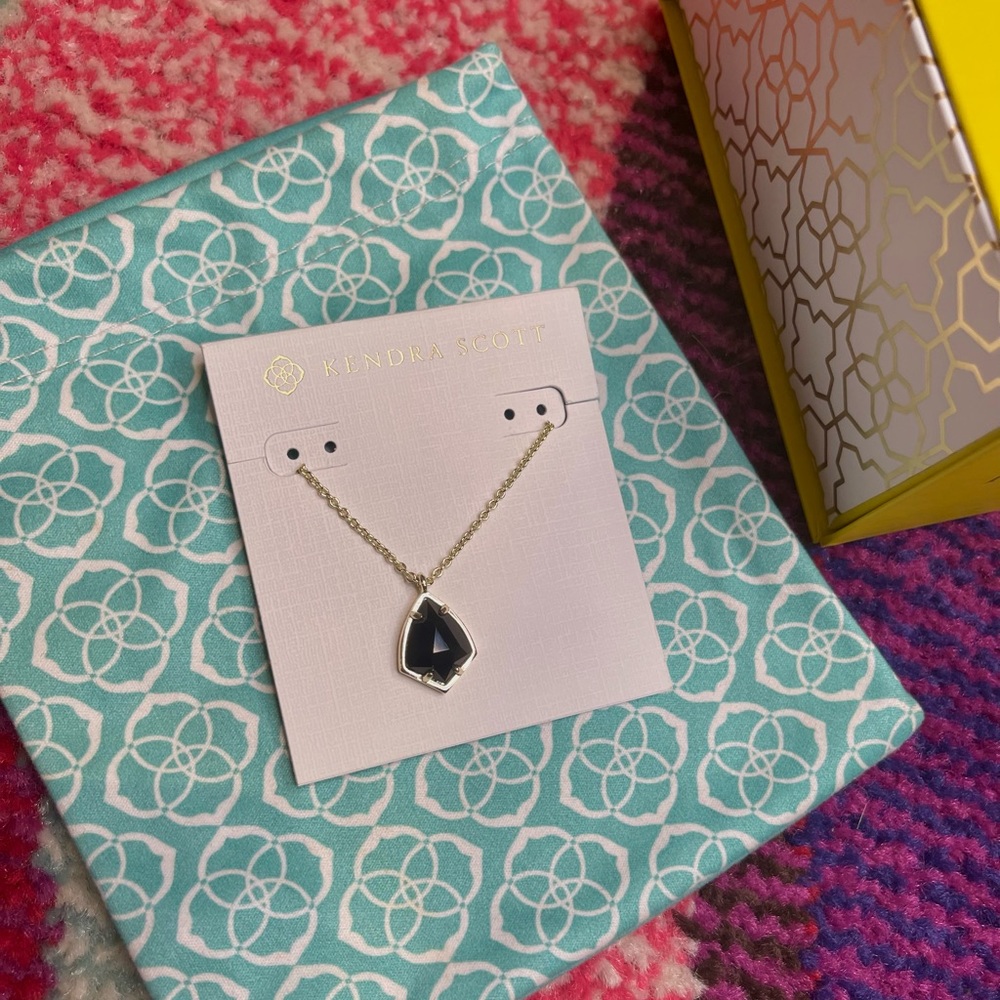 Kendra Scott Necklace